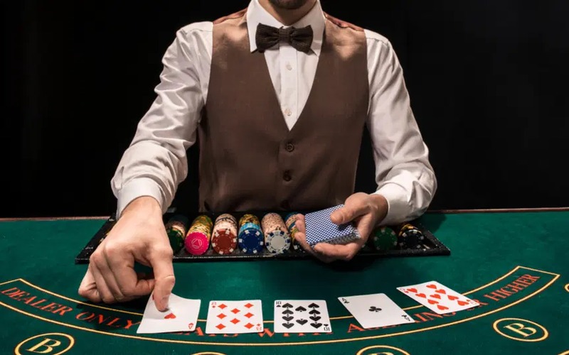 Các hoạt động diễn ra trong một game bài Blackjack